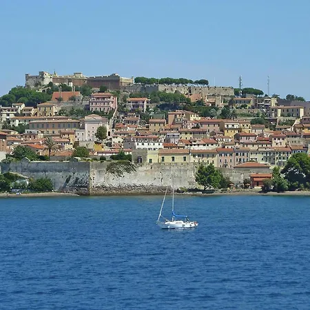 Apartment In Near Sea *